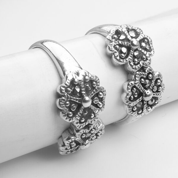 Adjustable Silver Toe Rings with Floral Designs - Image 3